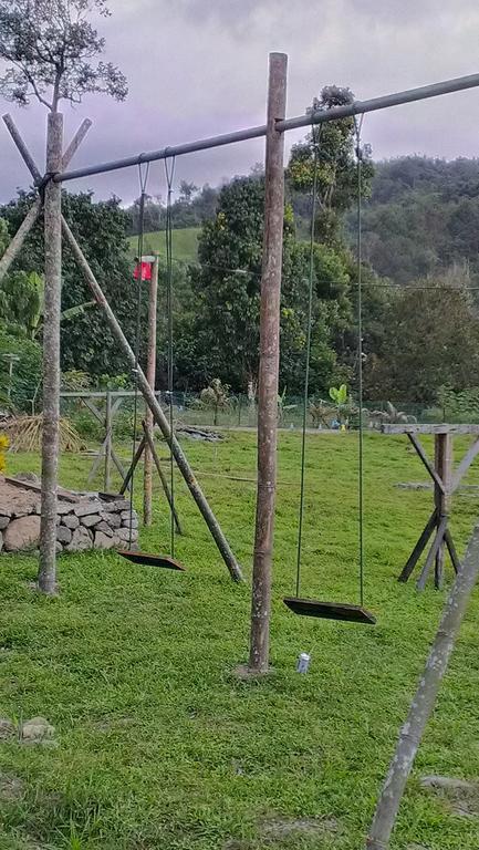 京那巴鲁波利度假小屋 Kampung Poring 外观 照片
