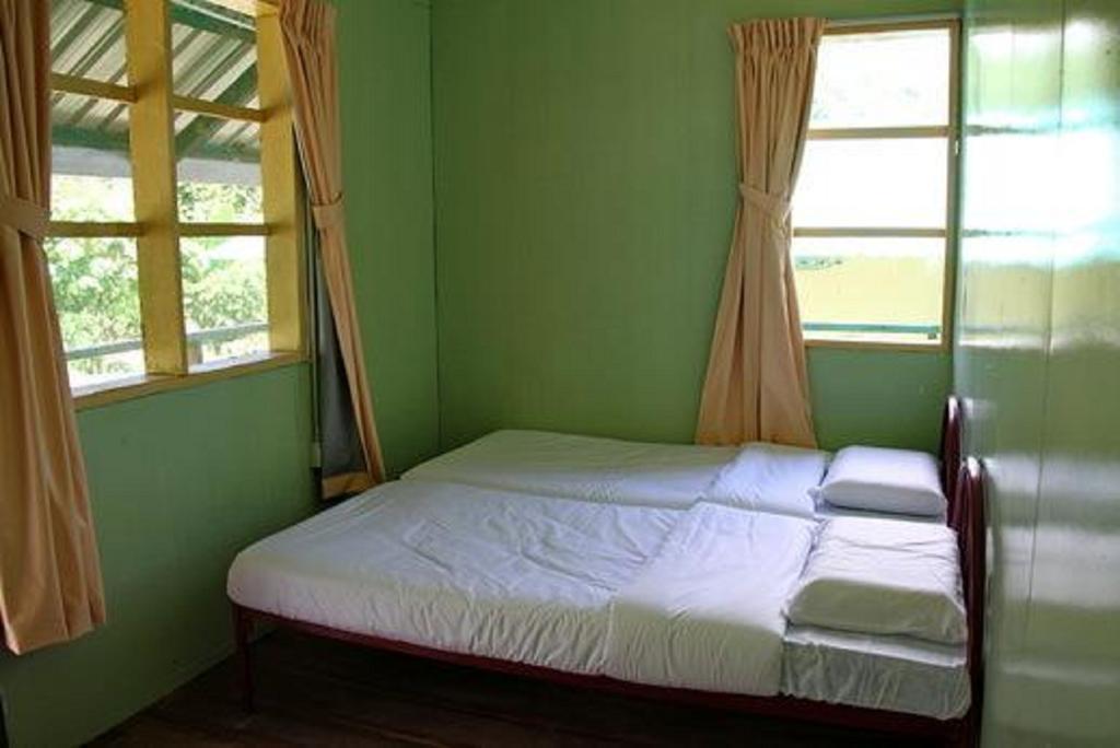 京那巴鲁波利度假小屋 Kampung Poring 外观 照片