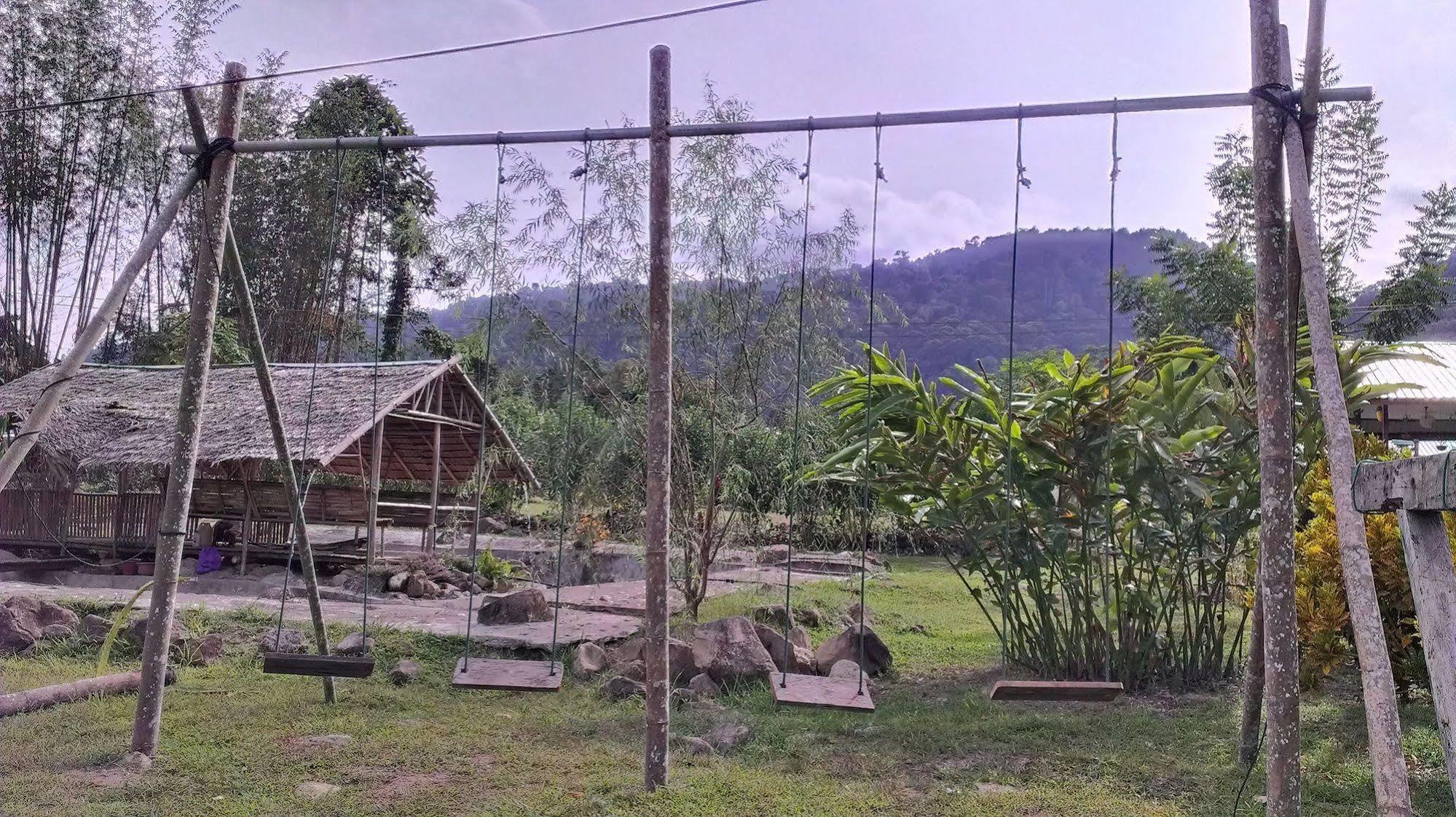 京那巴鲁波利度假小屋 Kampung Poring 外观 照片